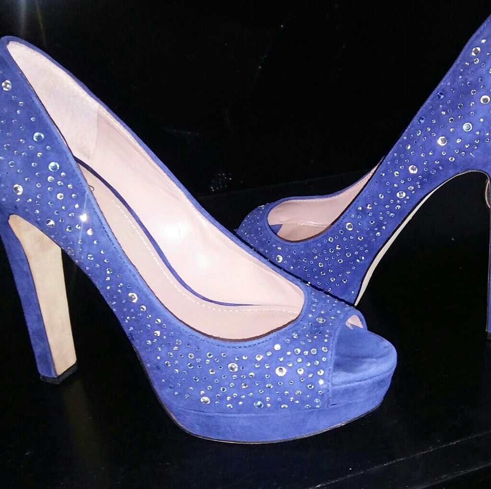 Vince Camuto pumps